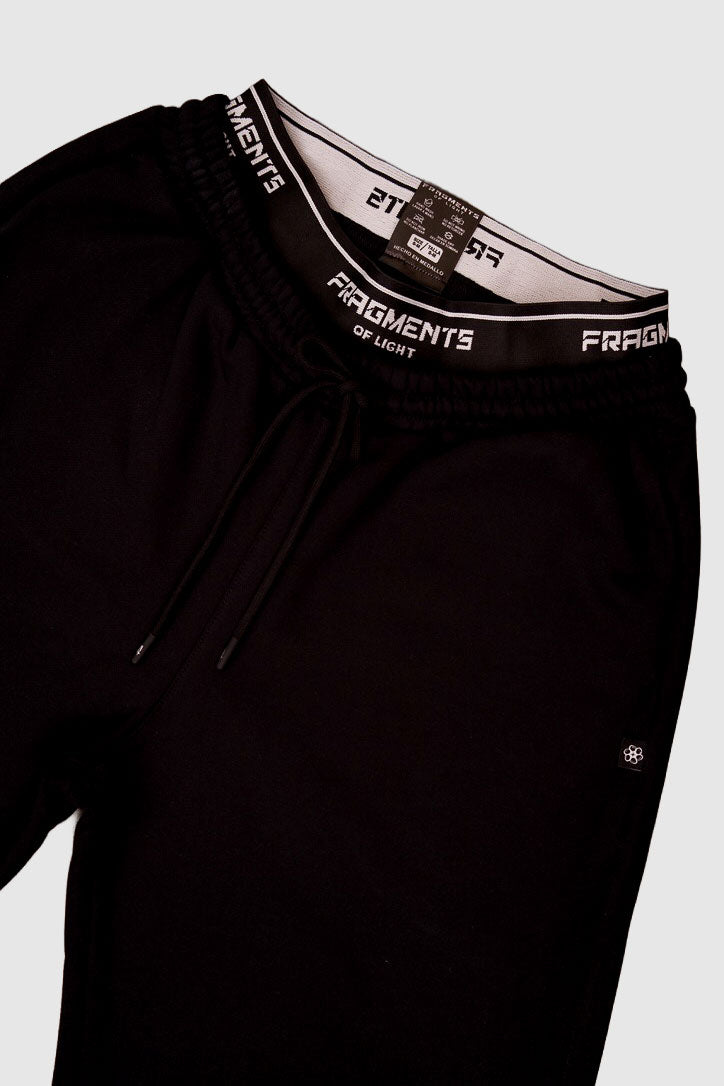 SUDADERA NEGRA CON ELASTICO