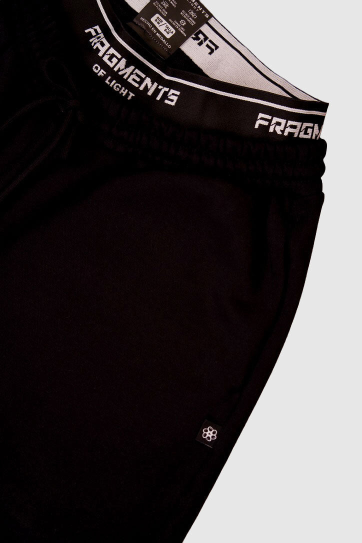 SUDADERA NEGRA CON ELASTICO