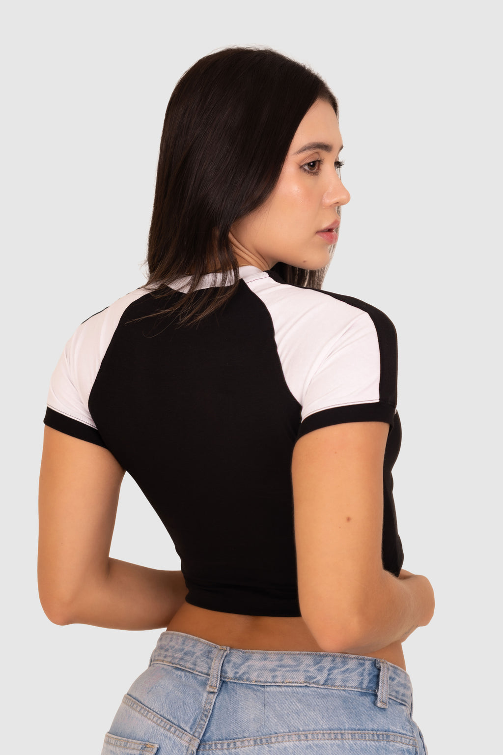 RINGER TEE-NEGRA