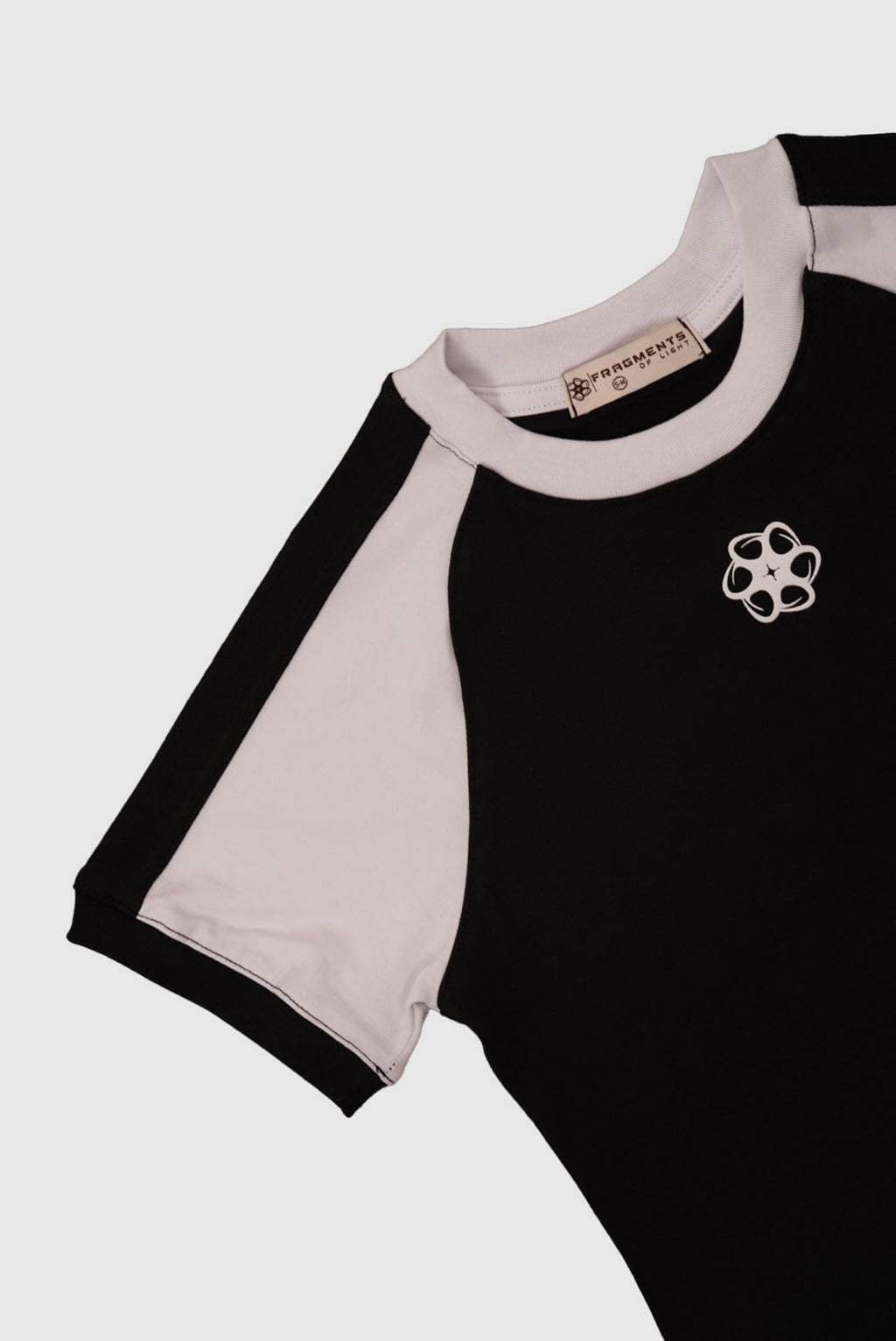 RINGER TEE-NEGRA