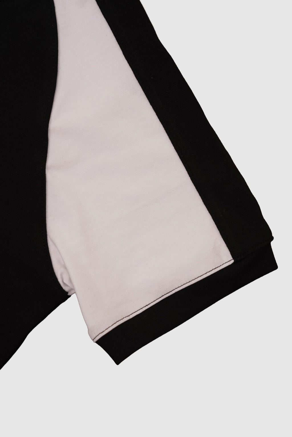 RINGER TEE-NEGRA