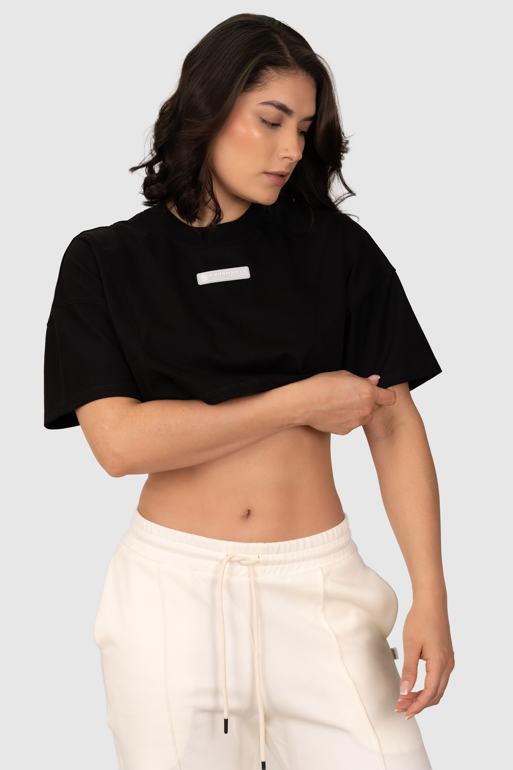 CROP-TOP BLACK FORM