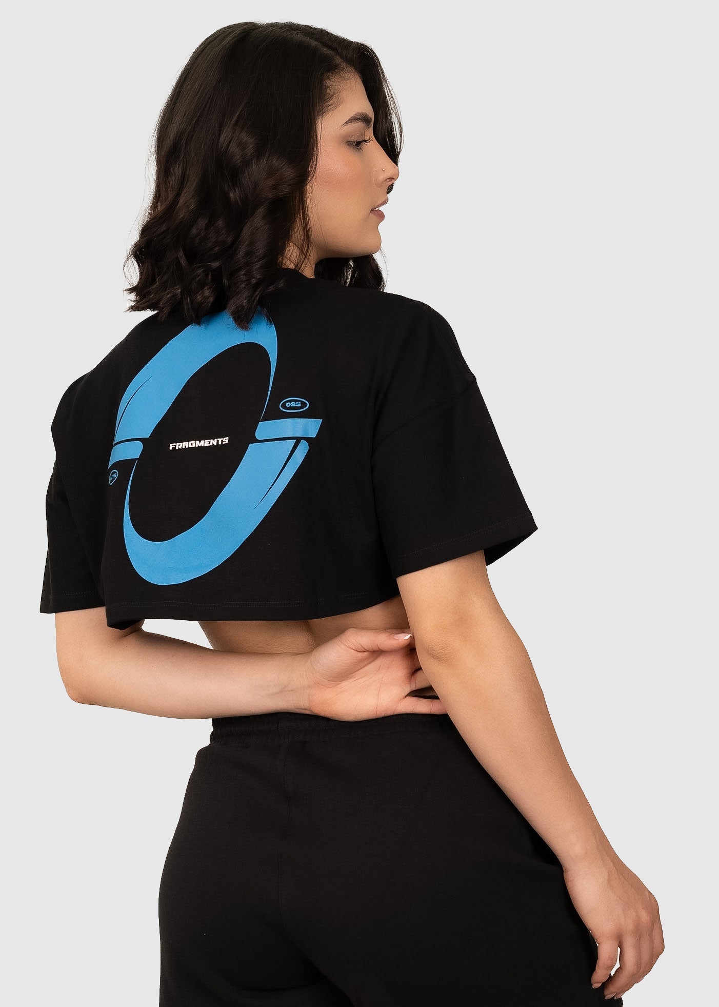 MINIMAL CROP-TOP