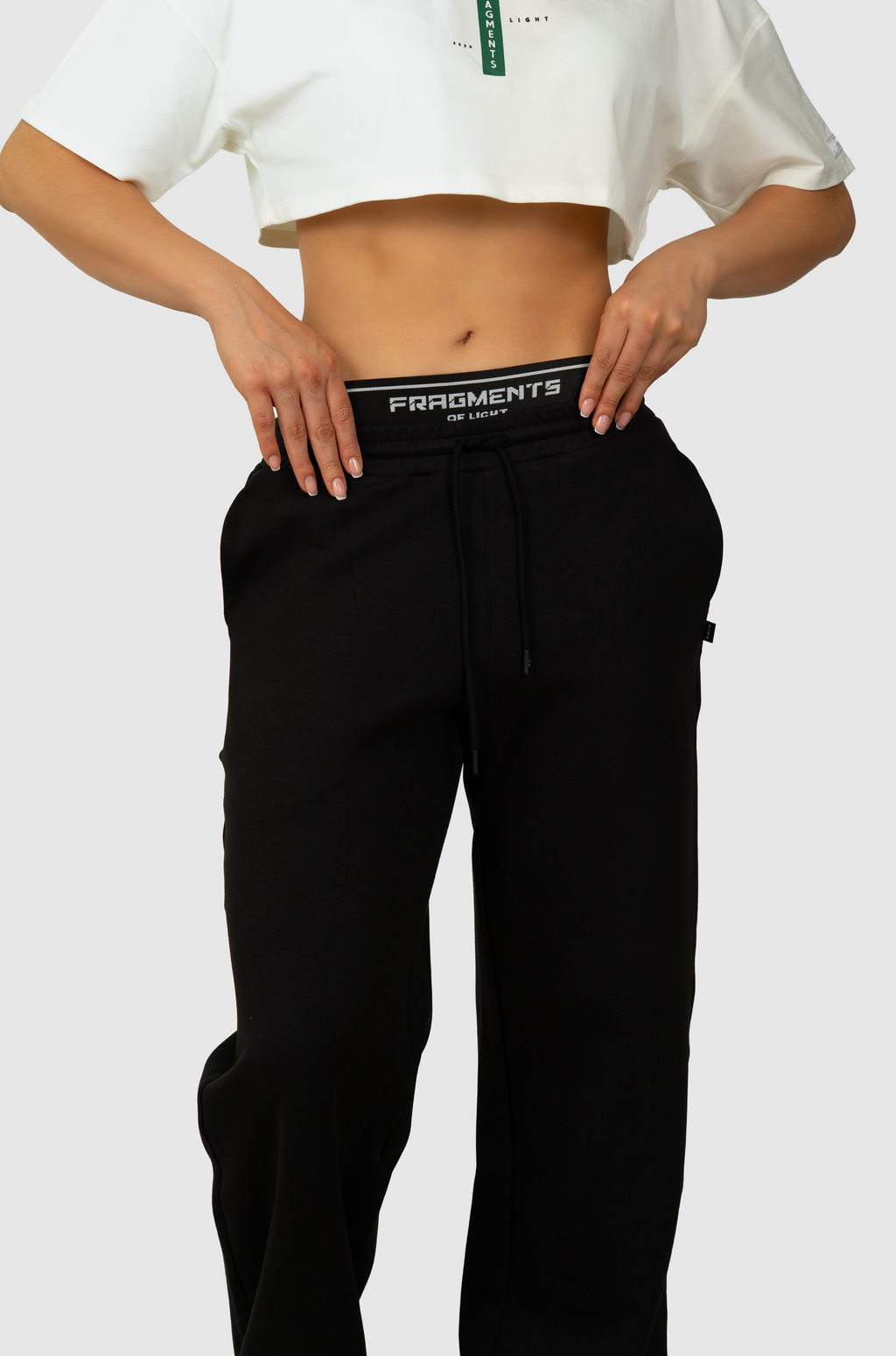 SUDADERA NEGRA CON ELASTICO